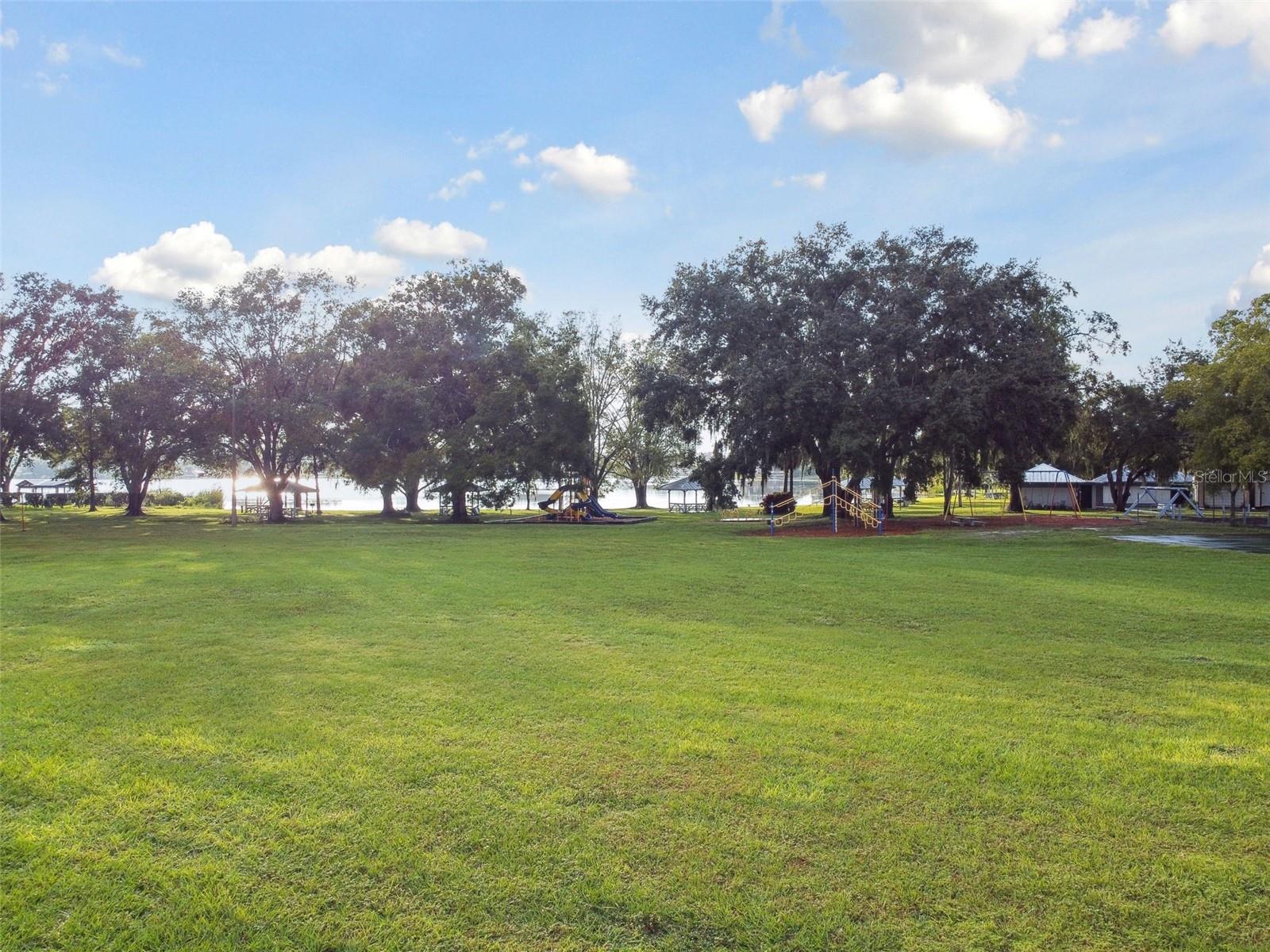 Listing photo id 38 for 3643 Greatwood Court