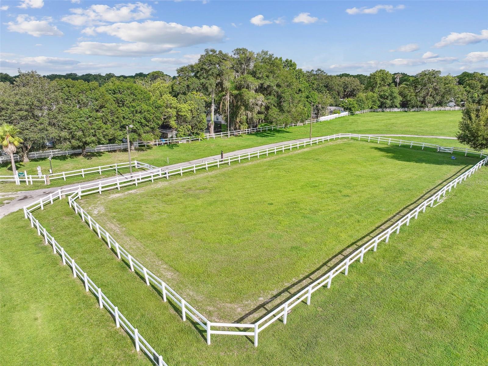 Listing photo id 49 for 3643 Greatwood Court