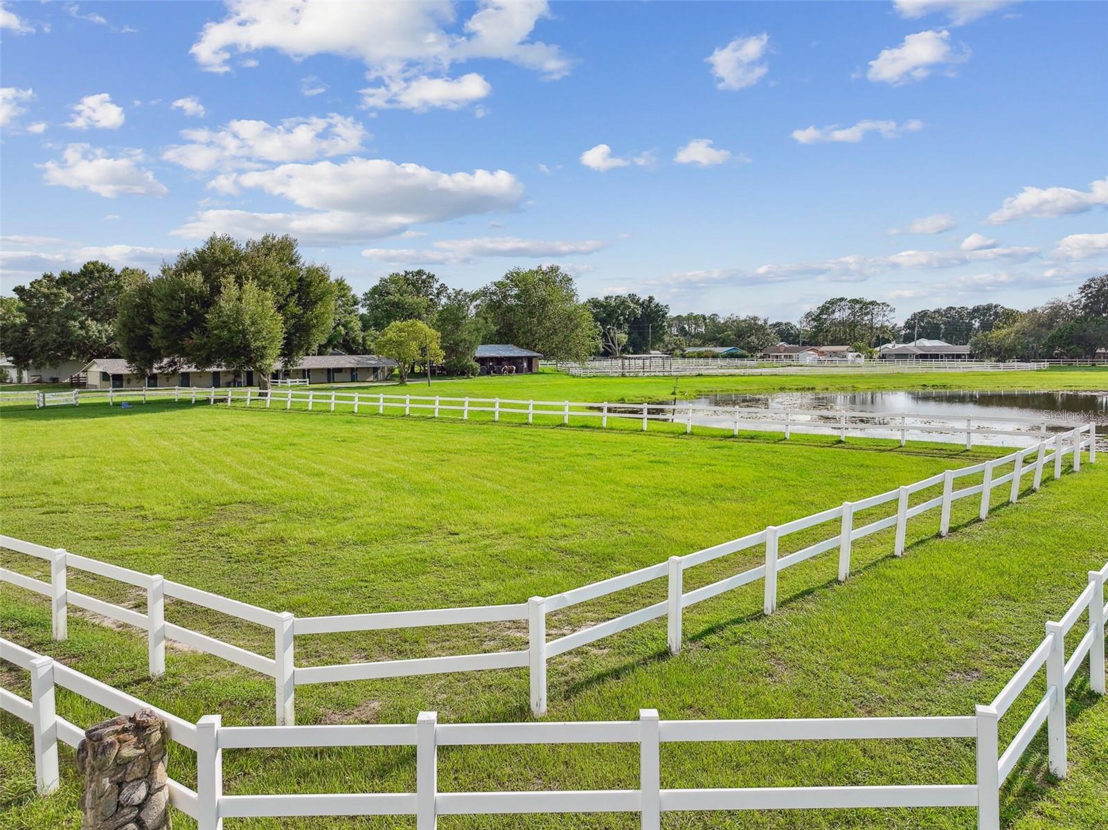 Listing photo id 51 for 3643 Greatwood Court