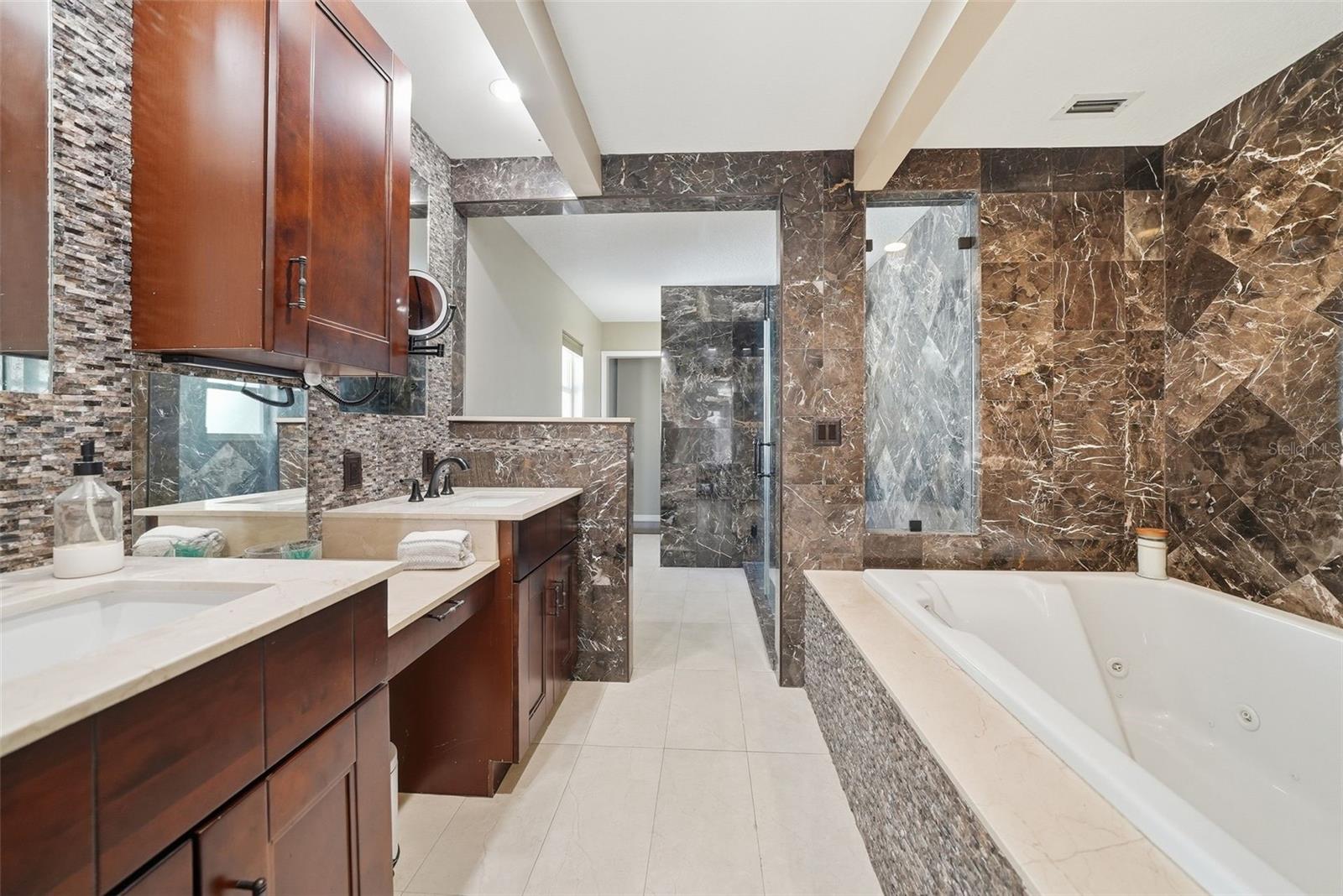 Image 16 of 36 For 4688 72nd Court E