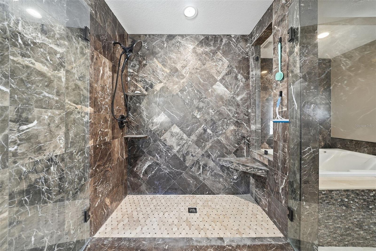 Image 18 of 36 For 4688 72nd Court E