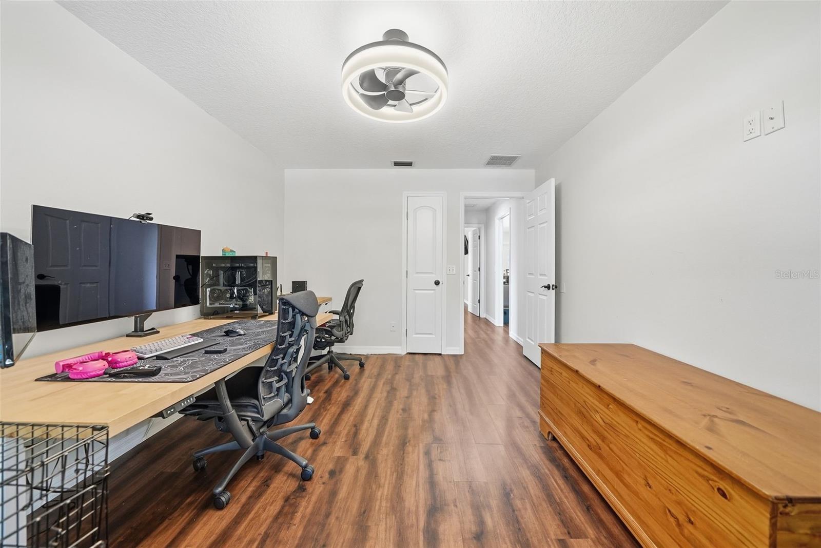 Image 25 of 36 For 4688 72nd Court E