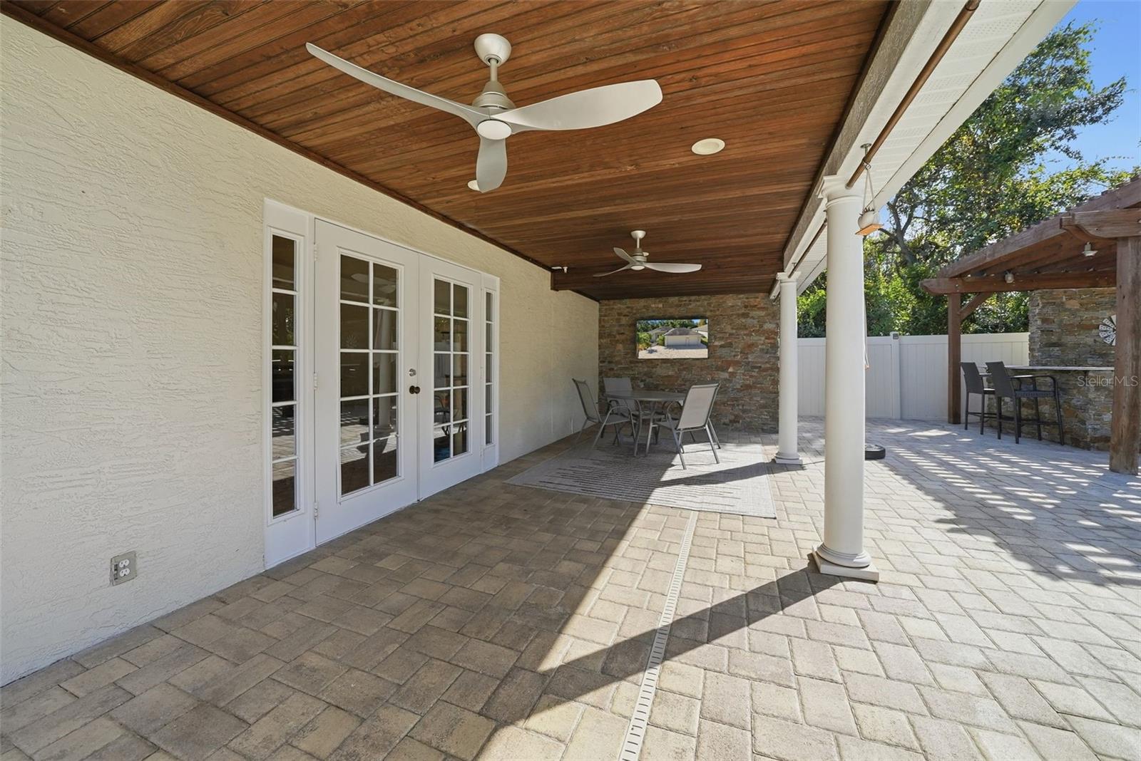 Image 28 of 36 For 4688 72nd Court E