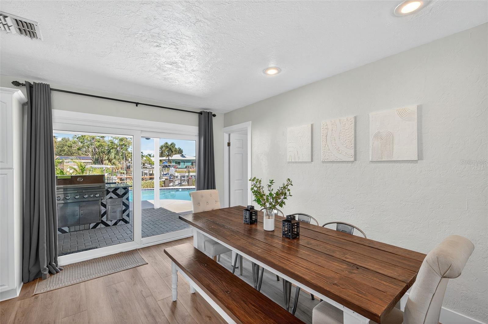 Image 11 of 58 For 513 Dolphin Avenue Se