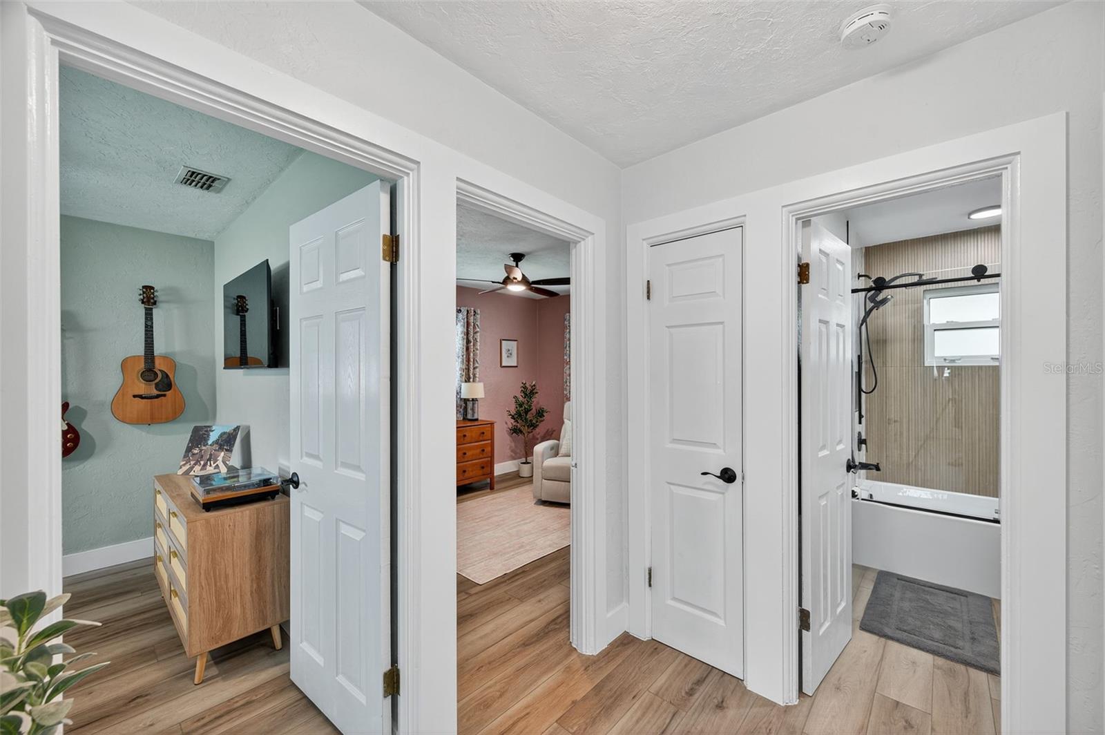 Image 14 of 58 For 513 Dolphin Avenue Se