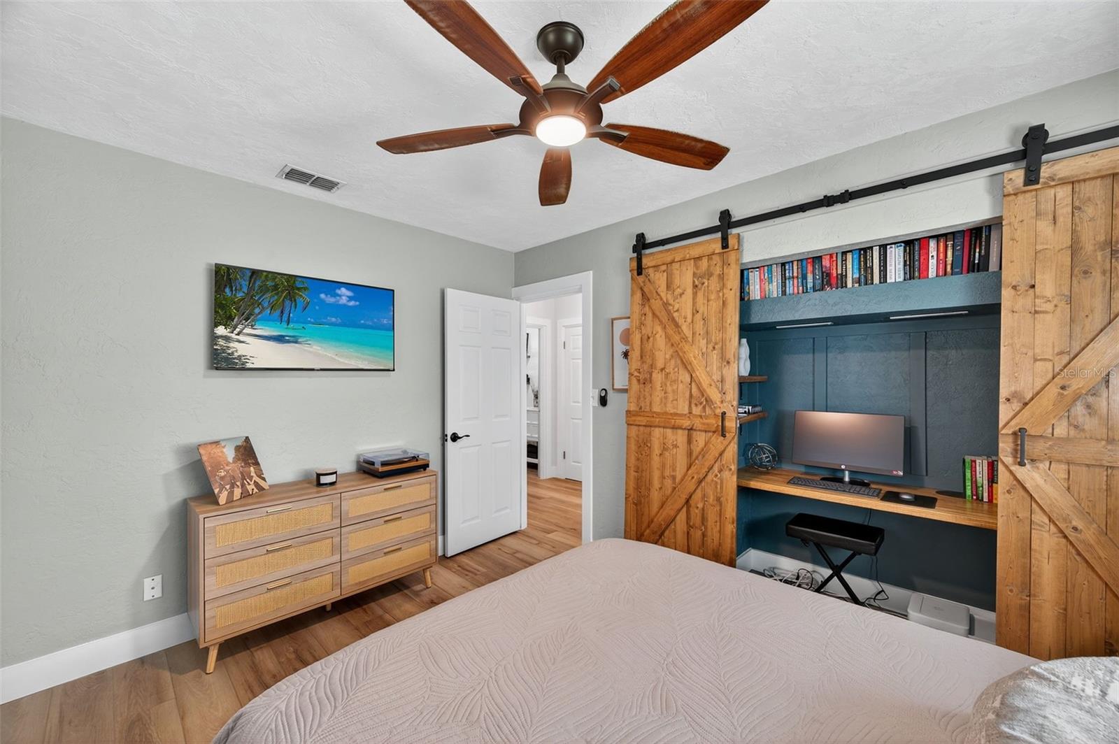 Image 17 of 58 For 513 Dolphin Avenue Se