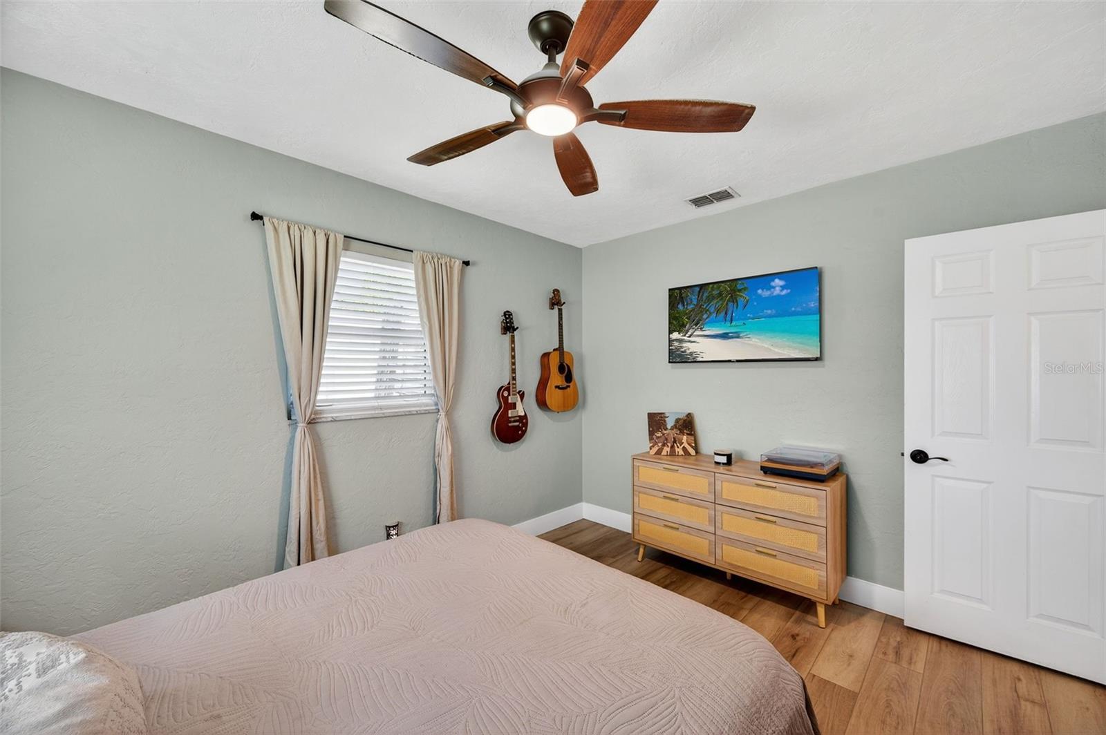 Image 18 of 58 For 513 Dolphin Avenue Se