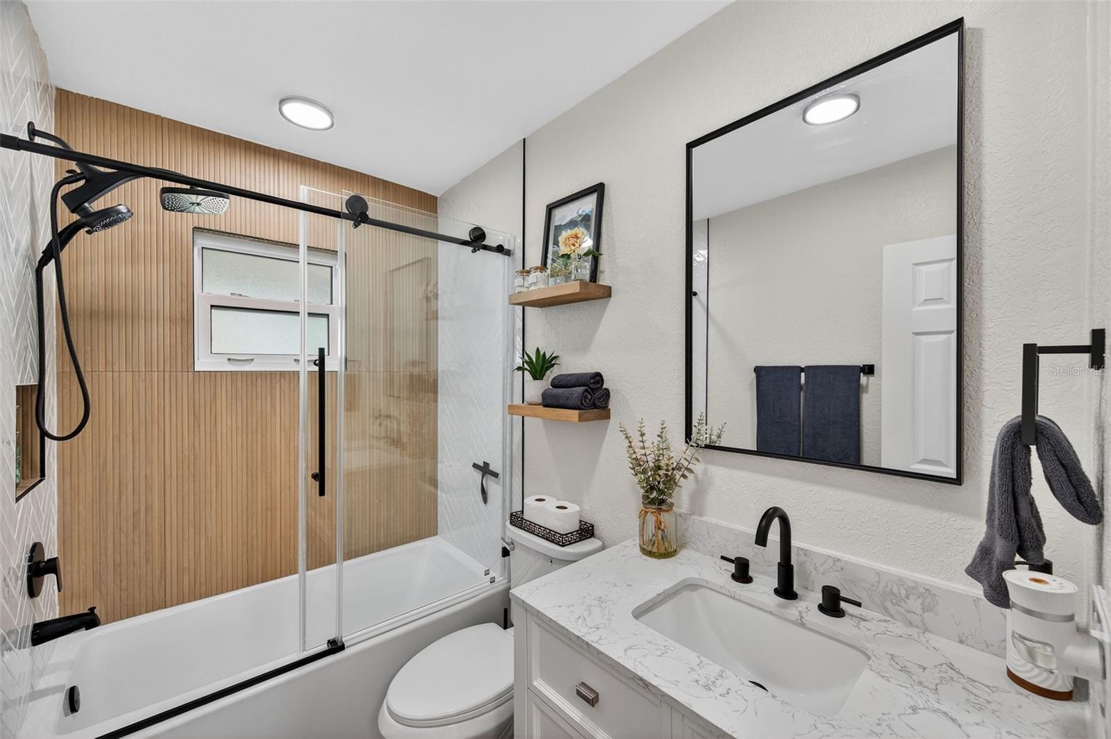 Image 19 of 58 For 513 Dolphin Avenue Se