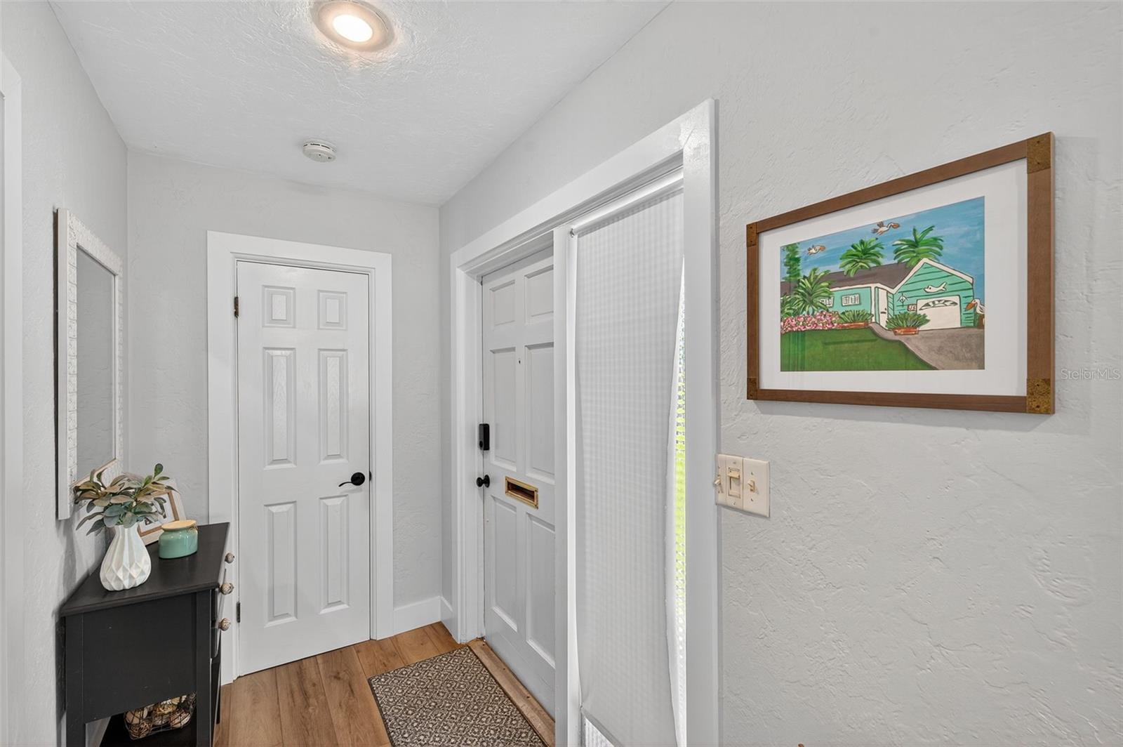 Image 2 of 58 For 513 Dolphin Avenue Se