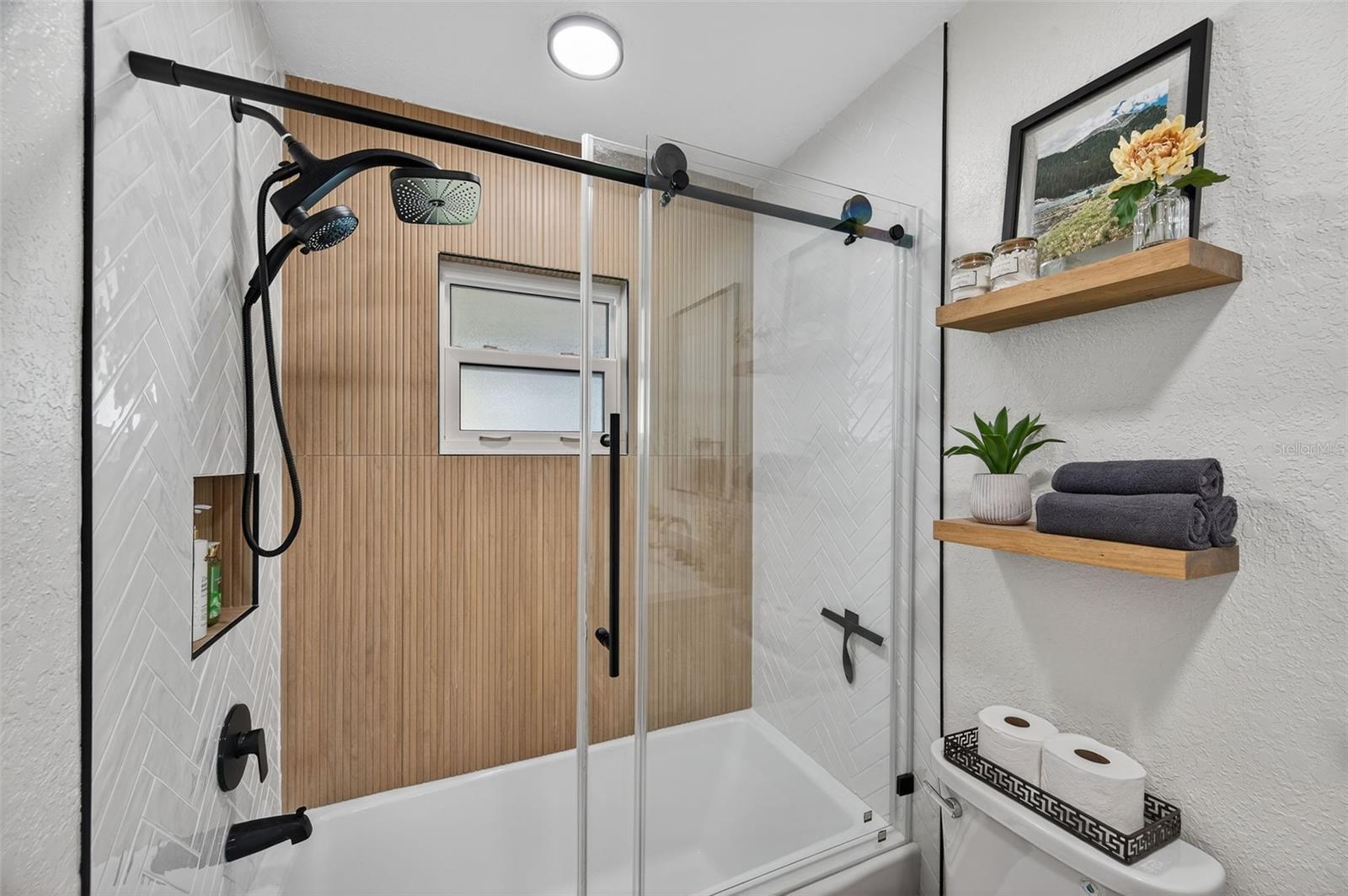 Image 20 of 58 For 513 Dolphin Avenue Se