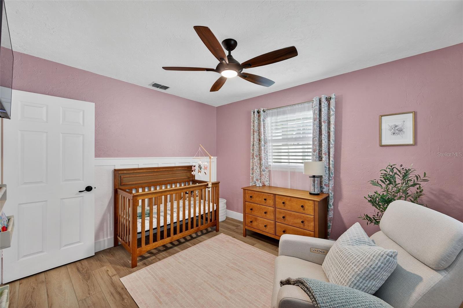 Image 22 of 58 For 513 Dolphin Avenue Se