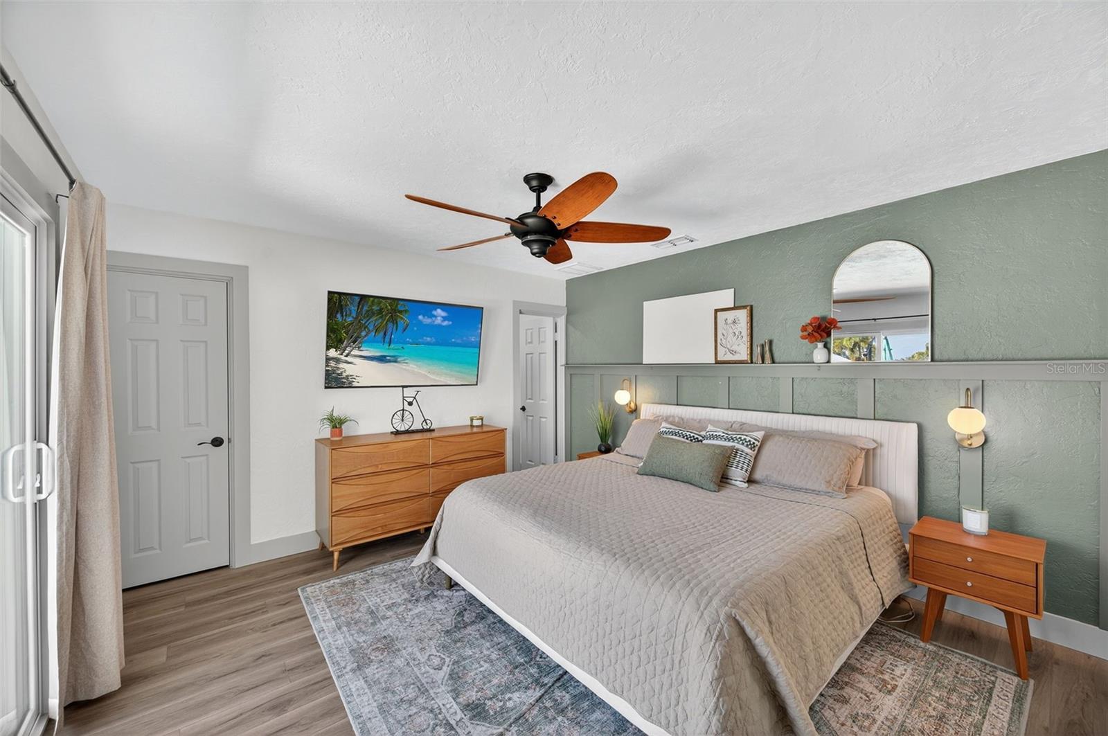 Image 25 of 58 For 513 Dolphin Avenue Se