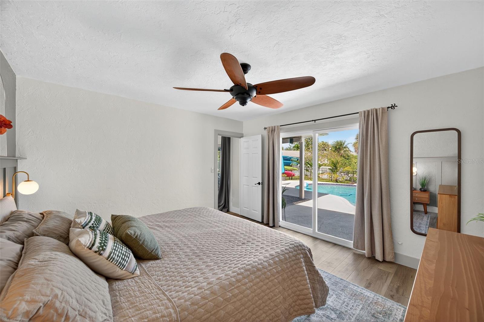 Image 28 of 58 For 513 Dolphin Avenue Se