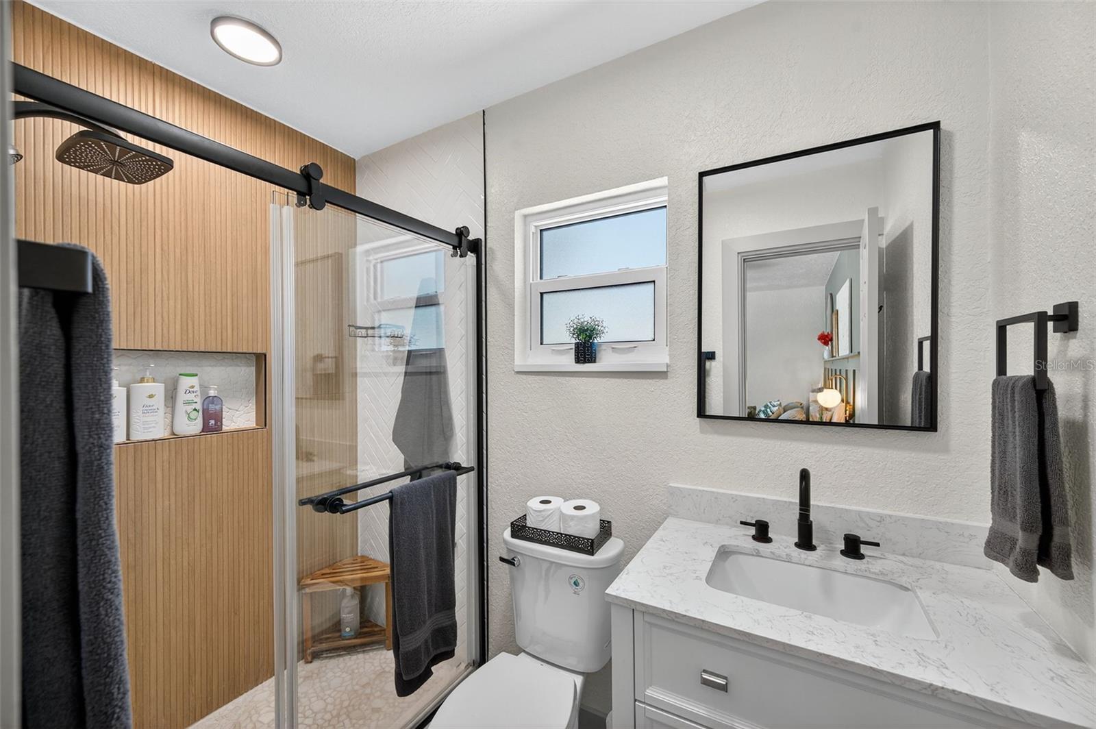 Image 29 of 58 For 513 Dolphin Avenue Se