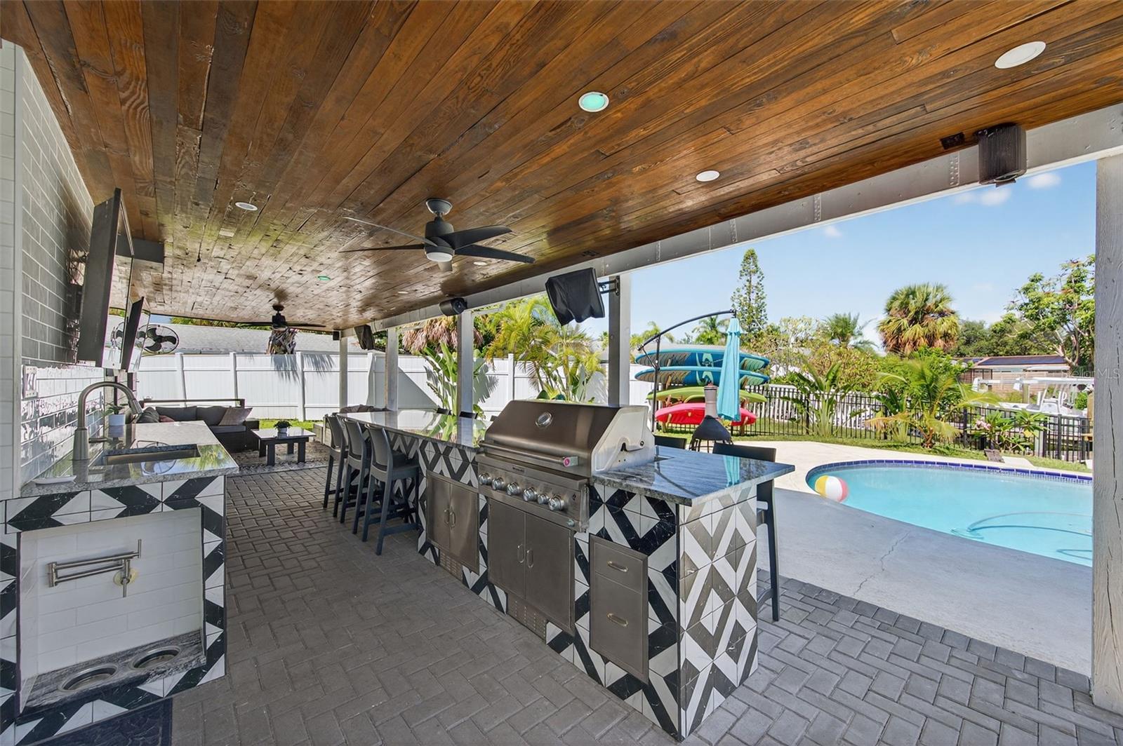 Image 31 of 58 For 513 Dolphin Avenue Se