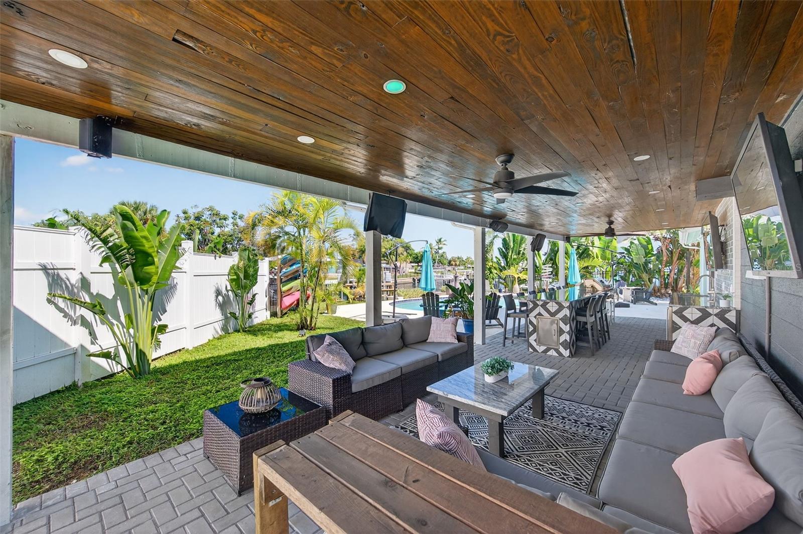 Image 38 of 58 For 513 Dolphin Avenue Se