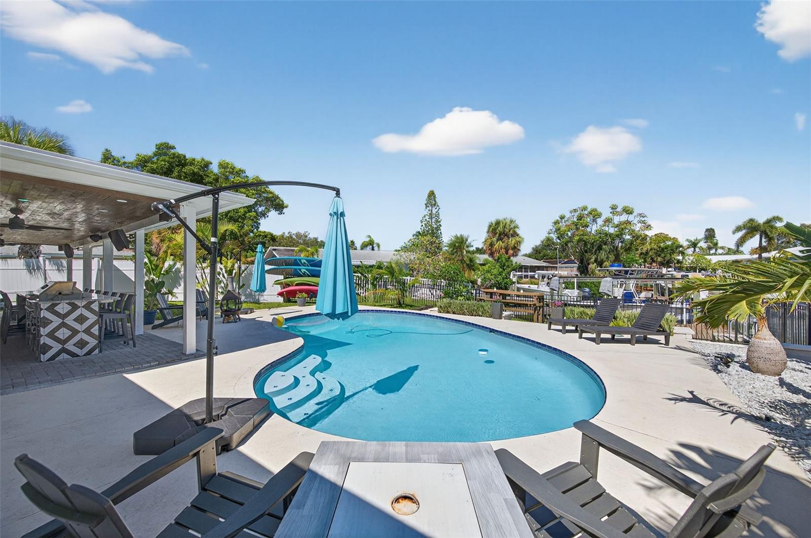 Image 42 of 58 For 513 Dolphin Avenue Se