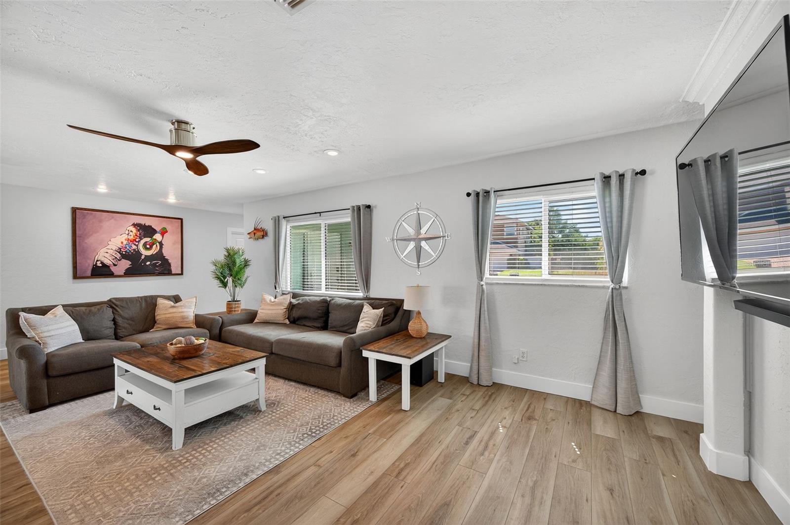 Image 5 of 58 For 513 Dolphin Avenue Se