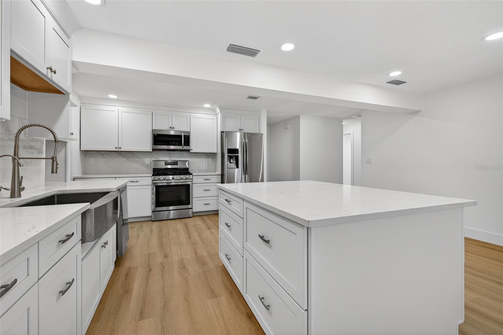 Image 24 of 35 For 1975 Sky Drive