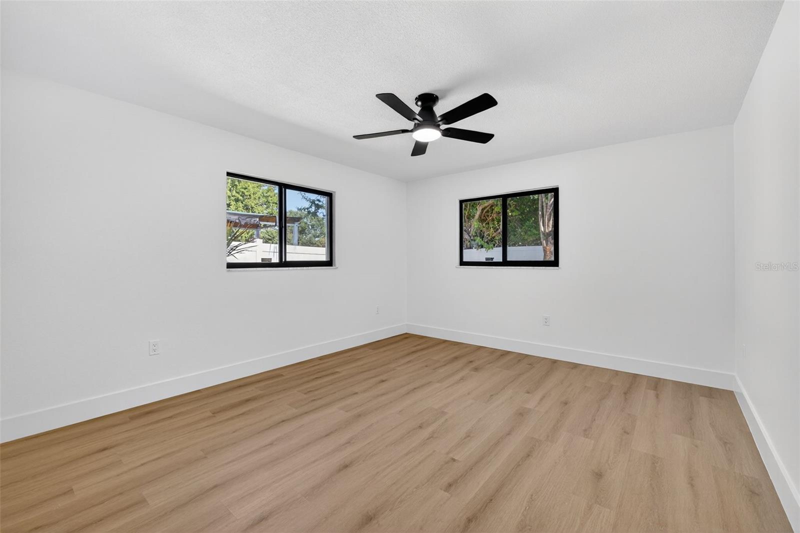 Image 25 of 35 For 1975 Sky Drive