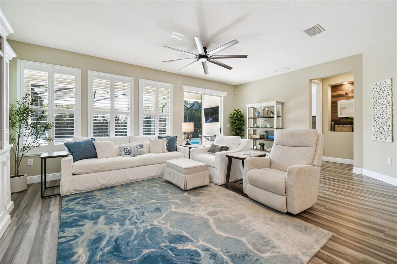 Listing photo id 9 for 14309 Azalea Pond Court