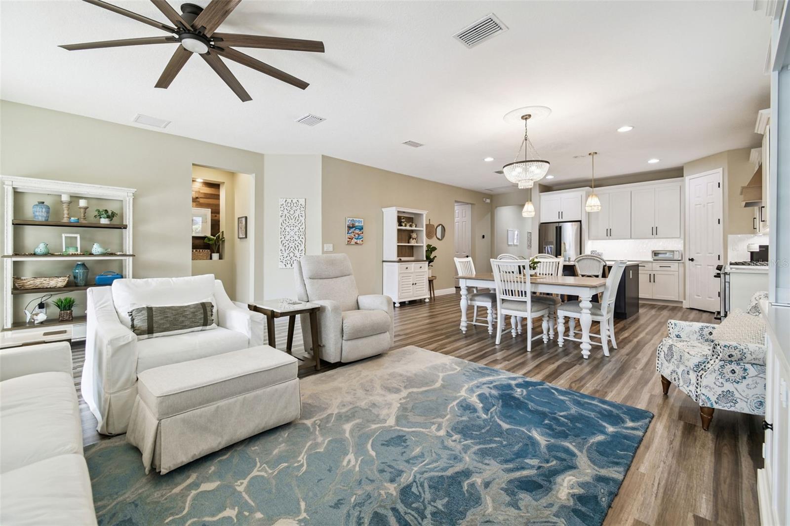 Listing photo id 10 for 14309 Azalea Pond Court