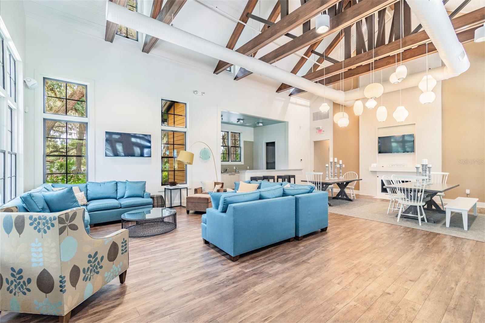 Listing photo id 82 for 14309 Azalea Pond Court