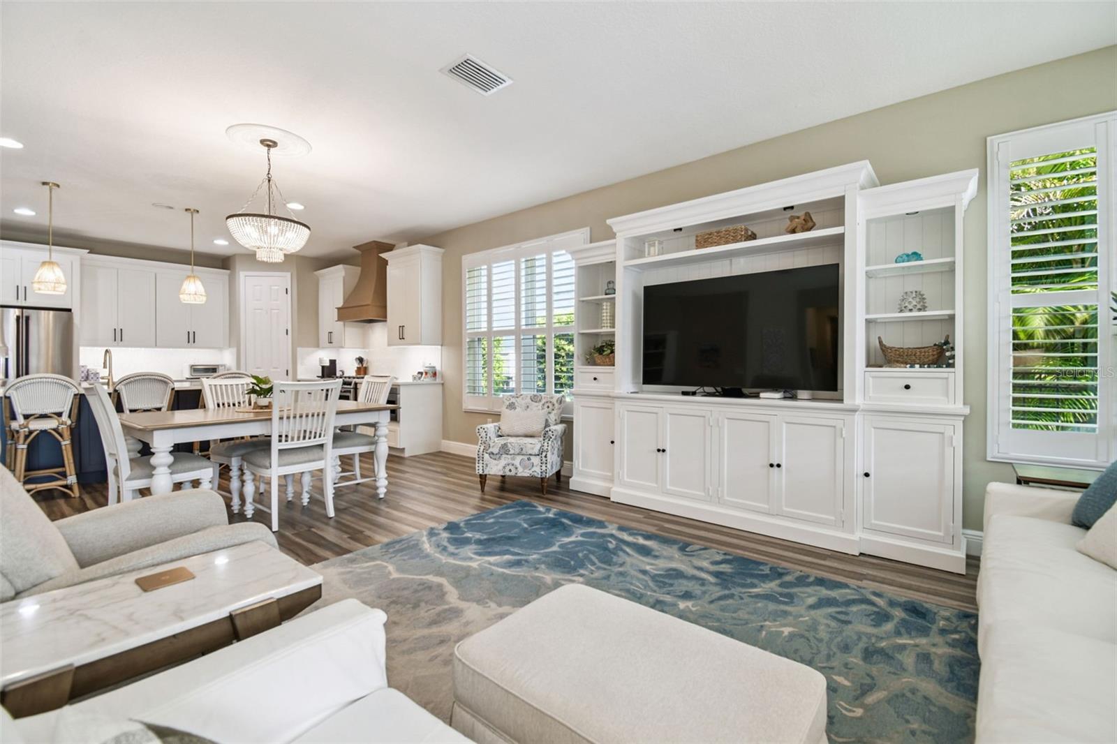 Listing photo id 7 for 14309 Azalea Pond Court