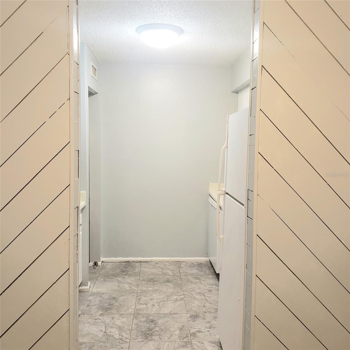 Image 3 of 15 For 305 Wellington Court 61