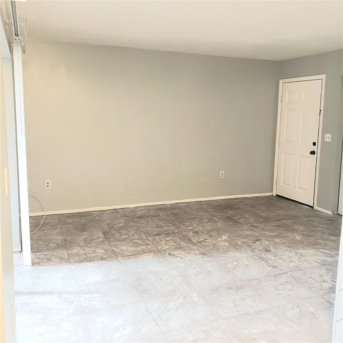 Image 7 of 15 For 305 Wellington Court 61