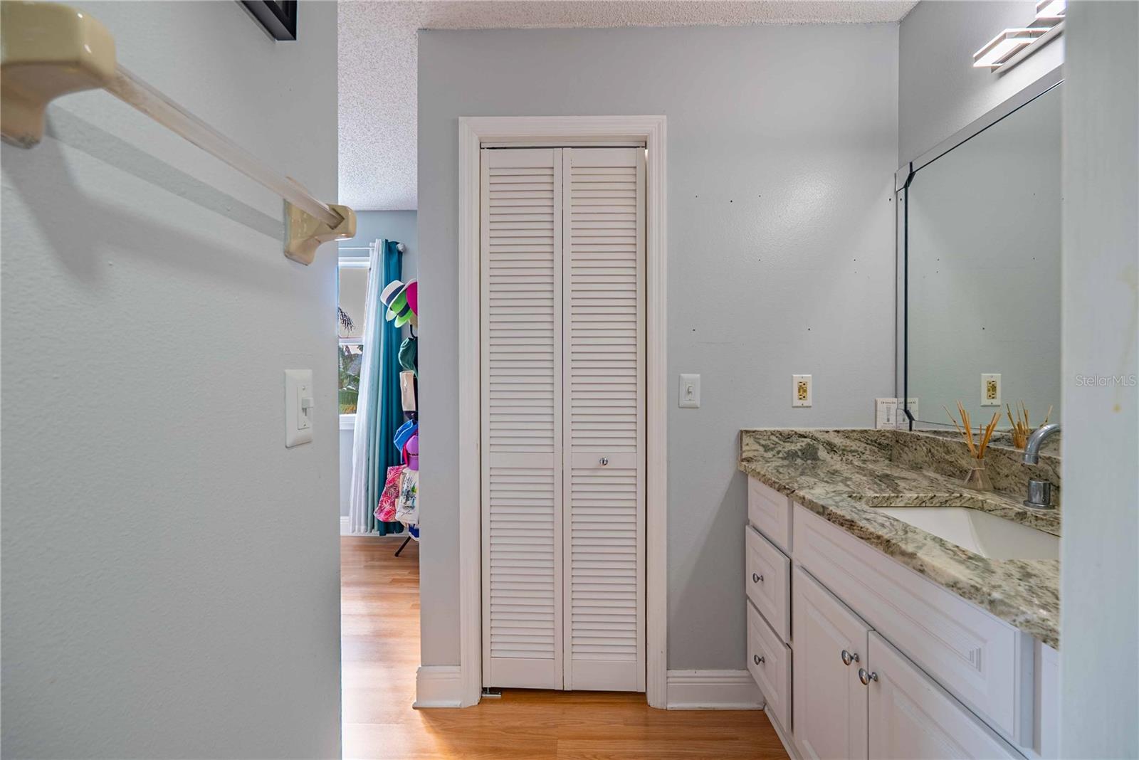 Image 22 of 46 For 5124 Springwood Drive