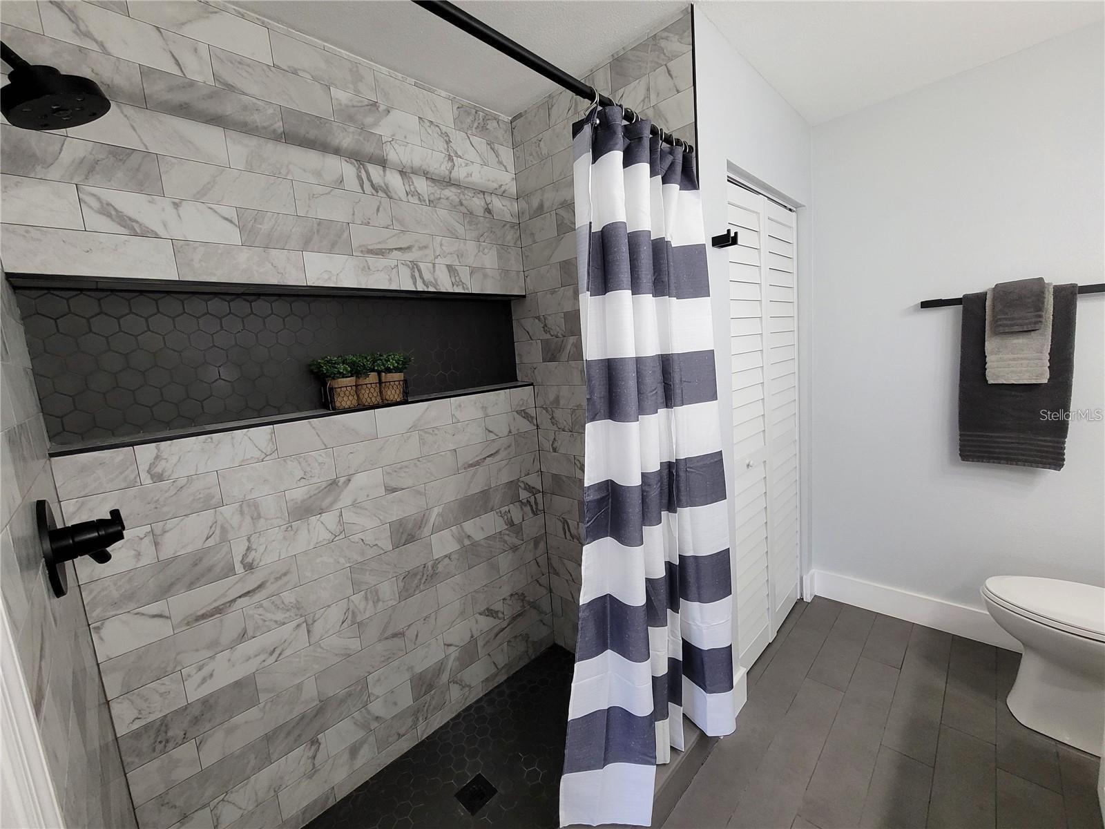 Image 12 of 24 For 1801 Lake Road 15e