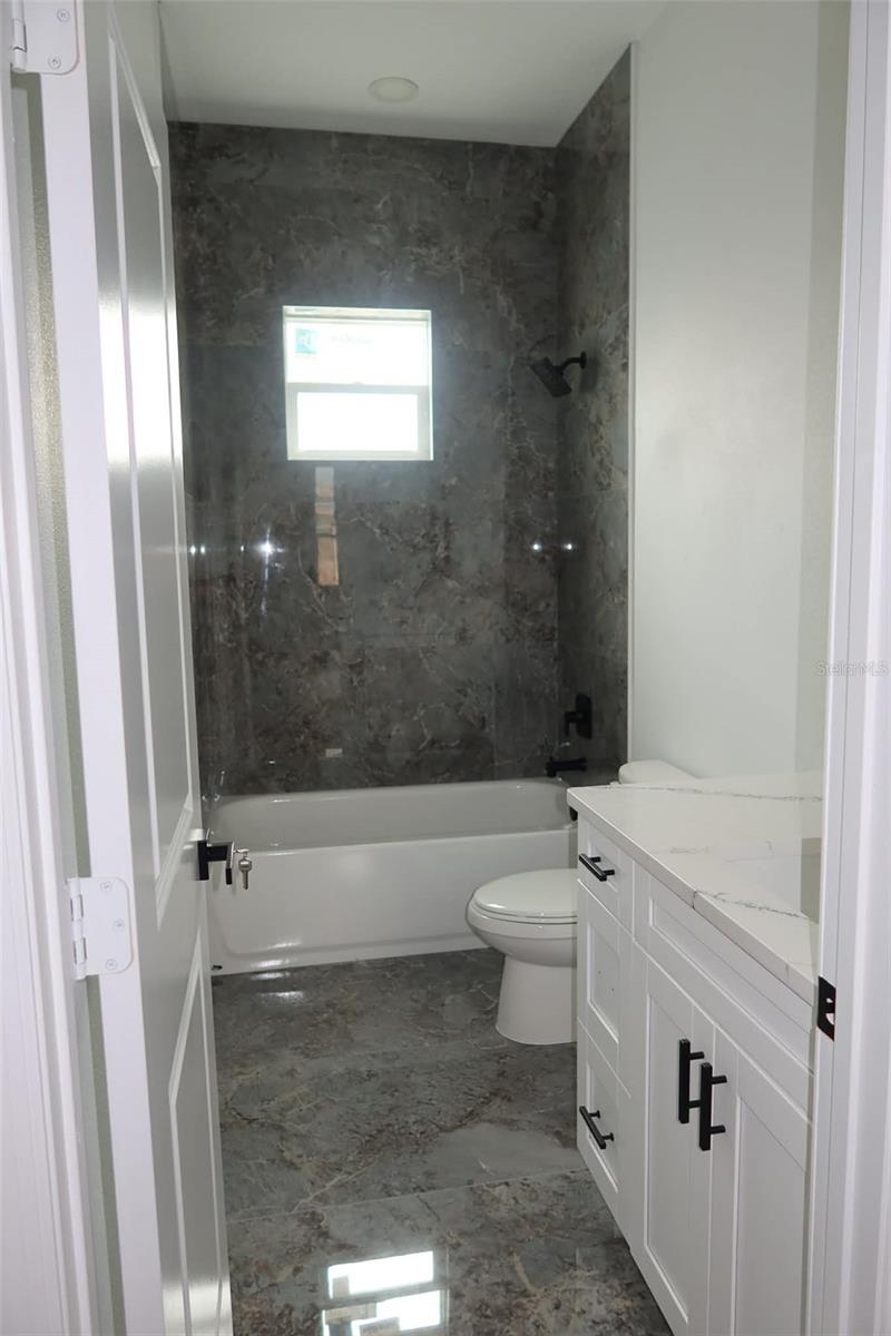 Image 11 of 15 For 611 Elm Street