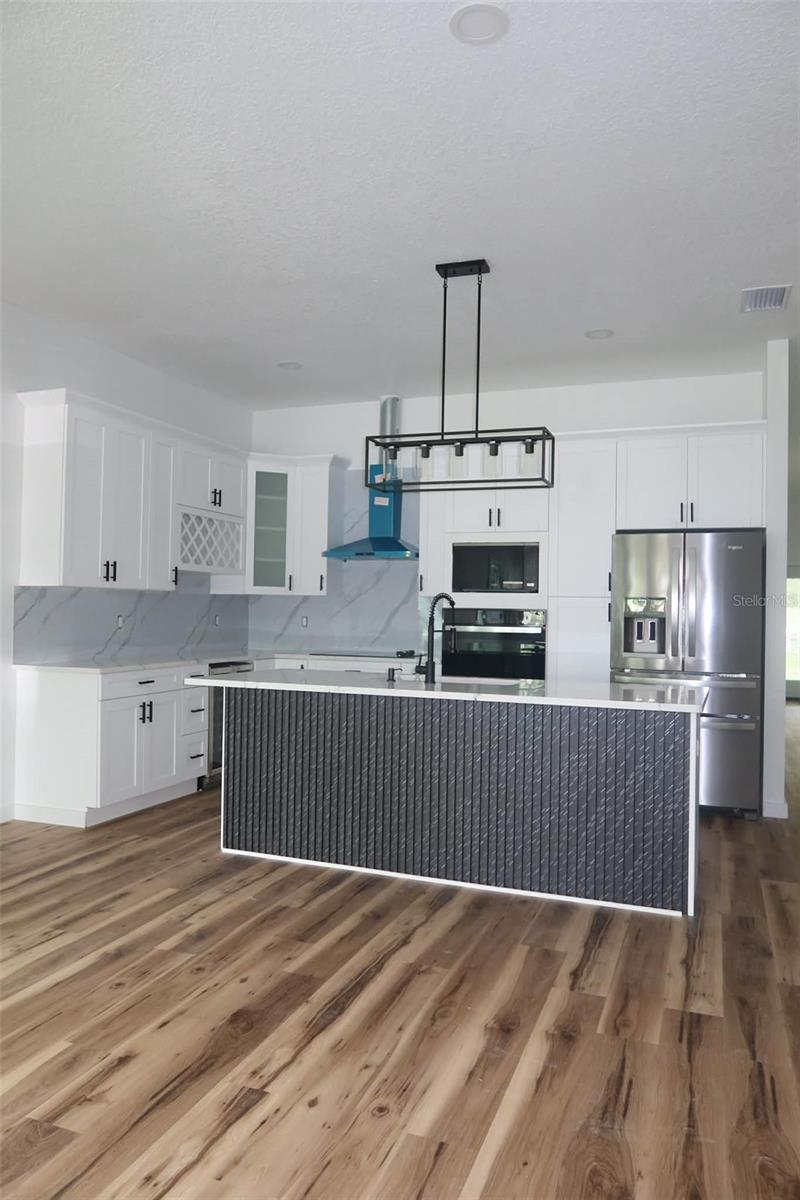 Image 2 of 15 For 611 Elm Street