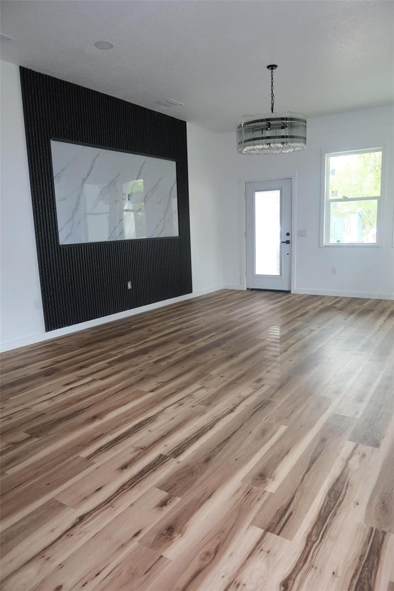 Image 5 of 15 For 611 Elm Street