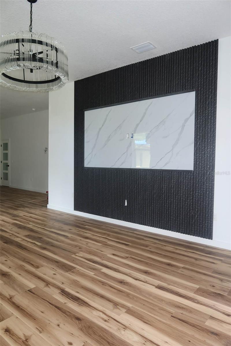 Image 6 of 15 For 611 Elm Street