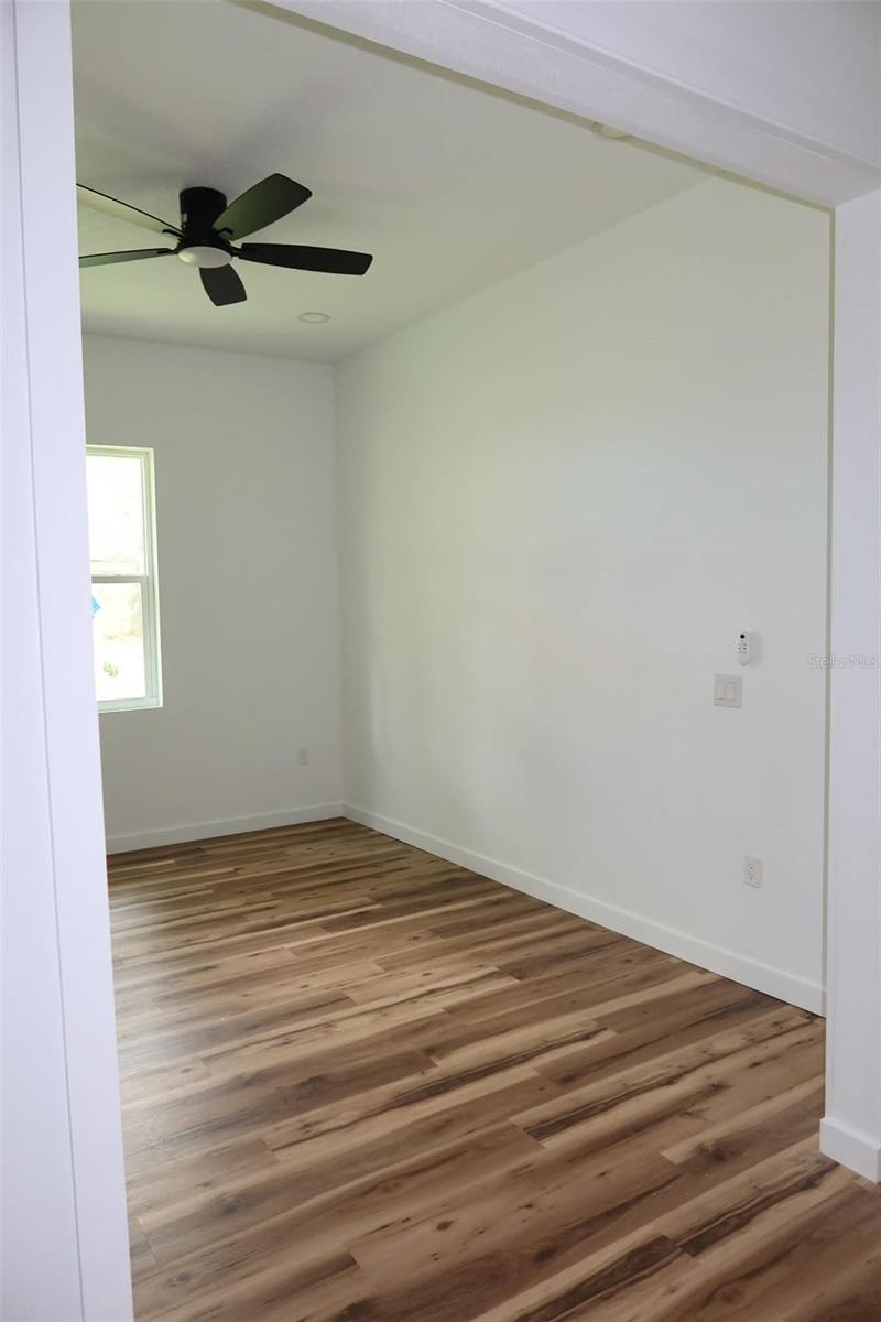 Image 9 of 15 For 611 Elm Street