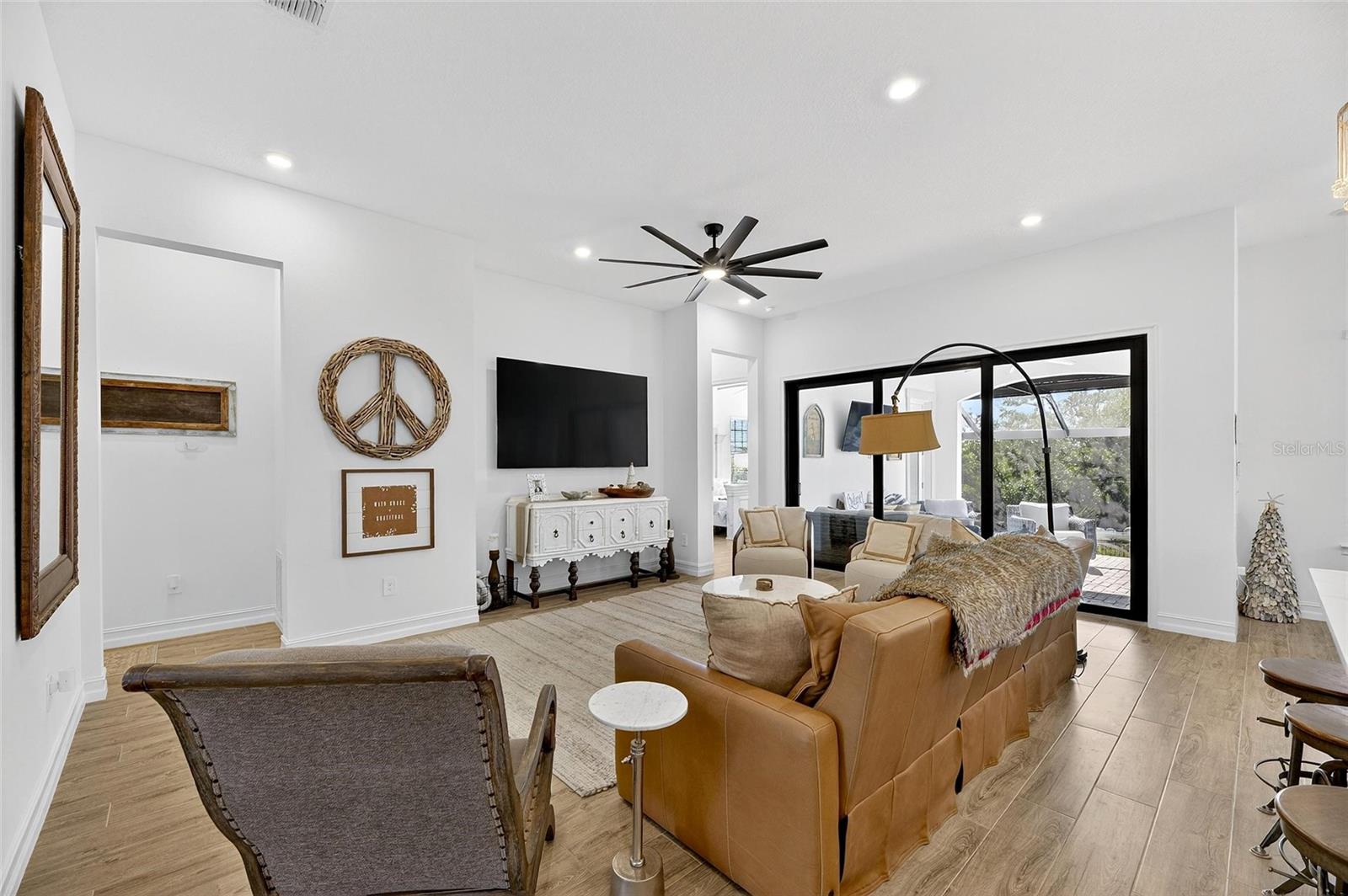 Image 21 of 83 For 1128 Seagrape Drive