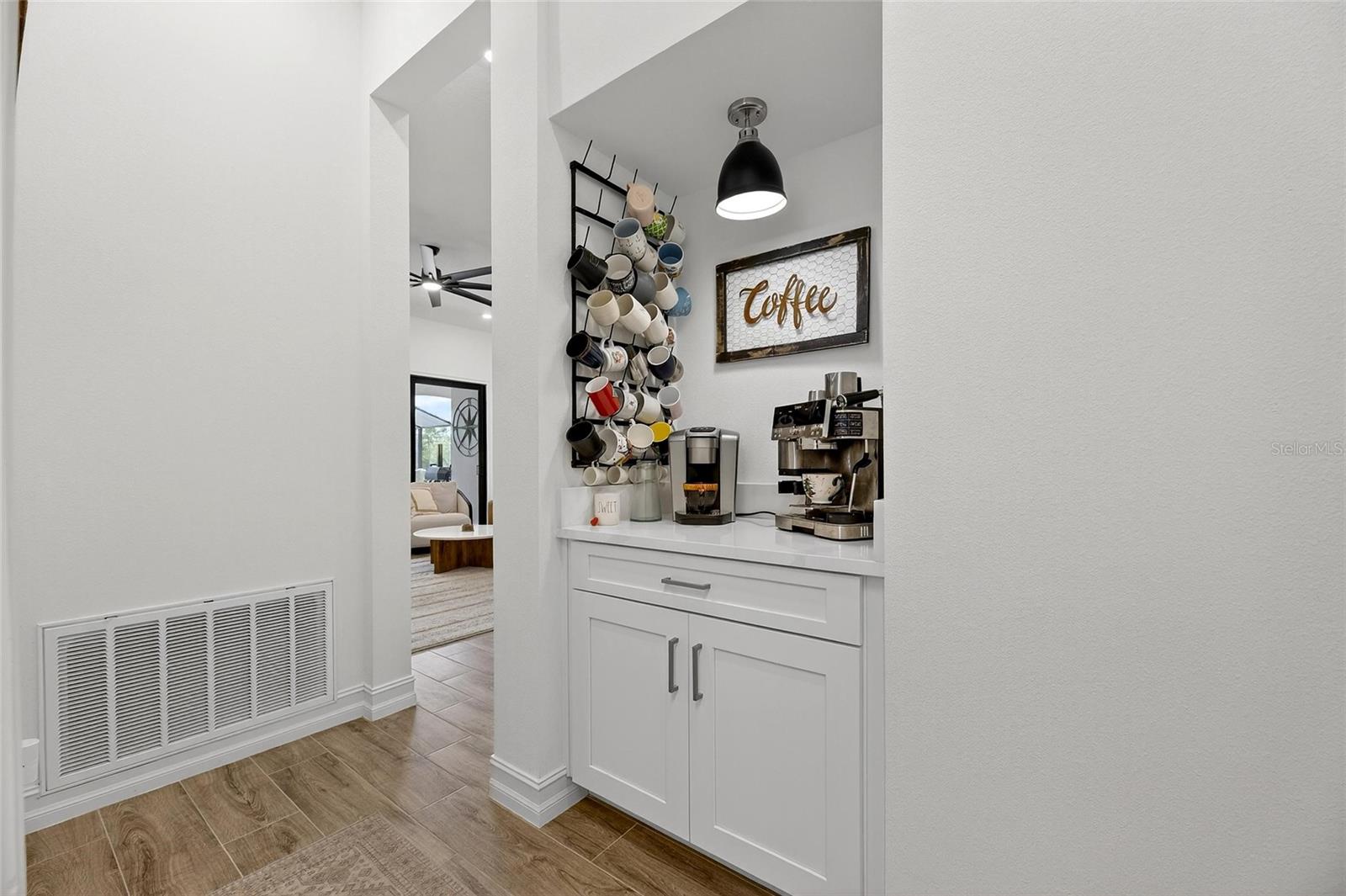 Image 36 of 83 For 1128 Seagrape Drive