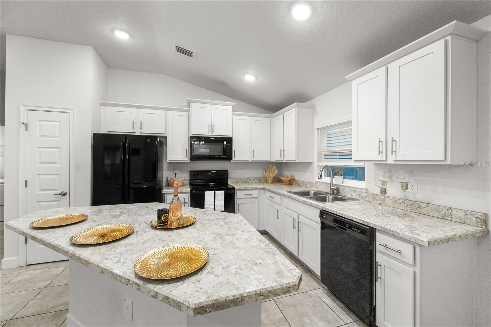 Image 10 of 37 For 14429 Potterton Circle