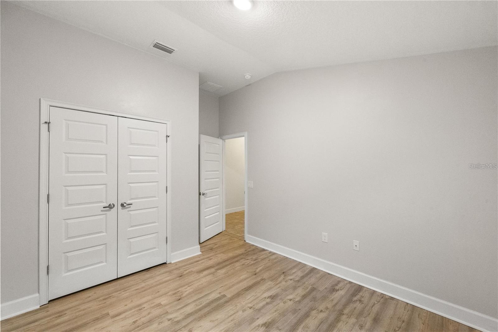 Image 20 of 37 For 14429 Potterton Circle