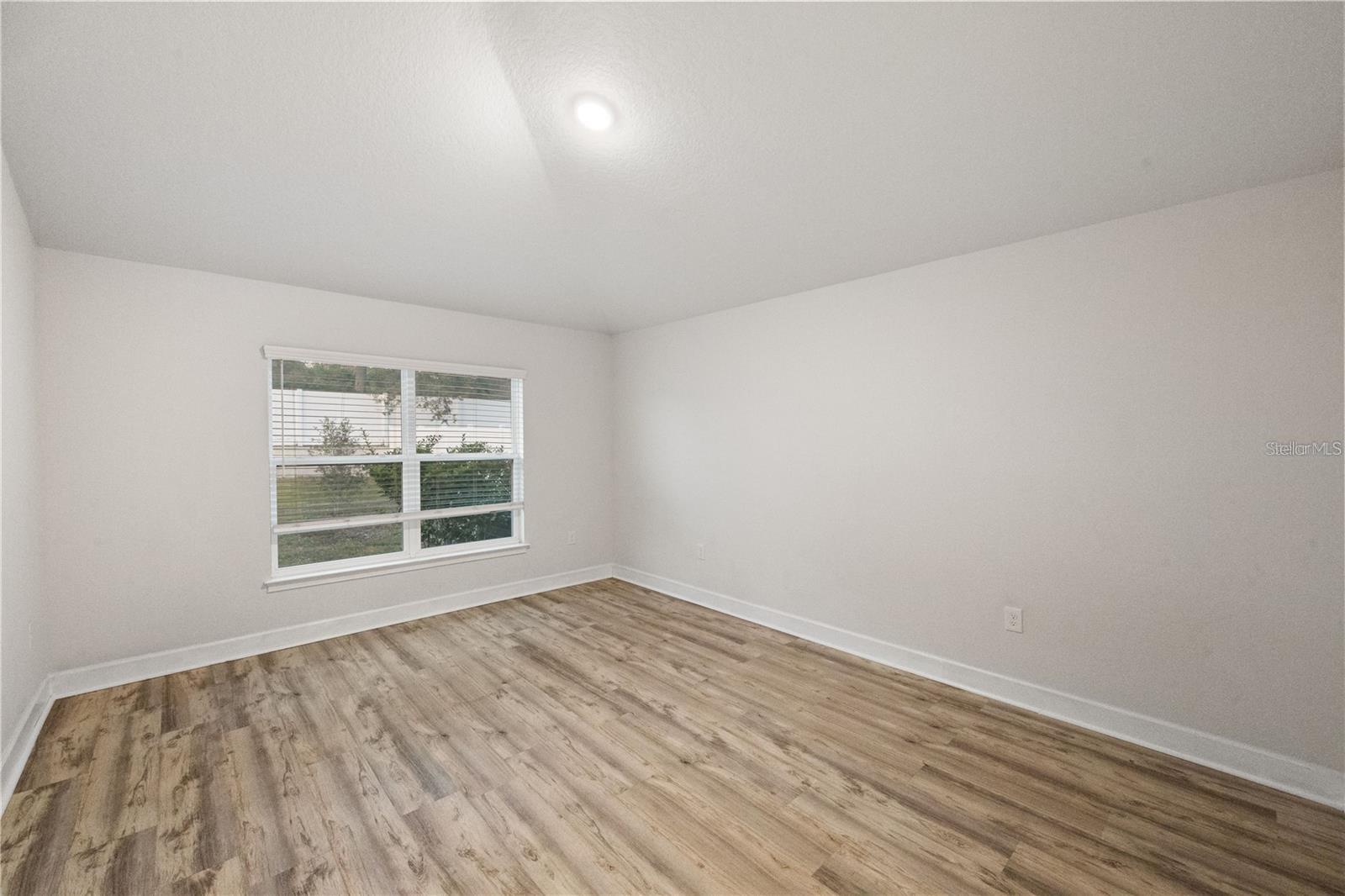 Image 27 of 37 For 14429 Potterton Circle