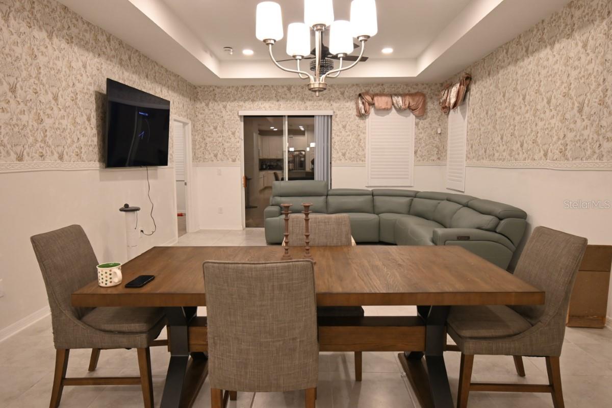 Image 8 of 19 For 11996 Hilltop Farms Drive