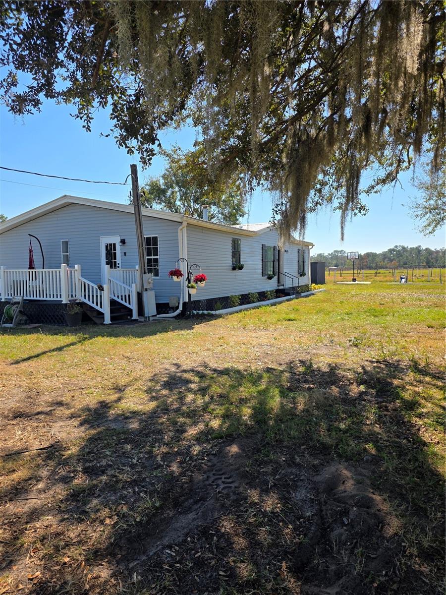 Image 21 of 65 For 14479 Angus Road