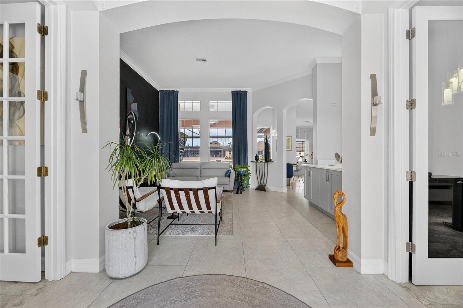 Listing photo id 8 for 719 Islebay Drive