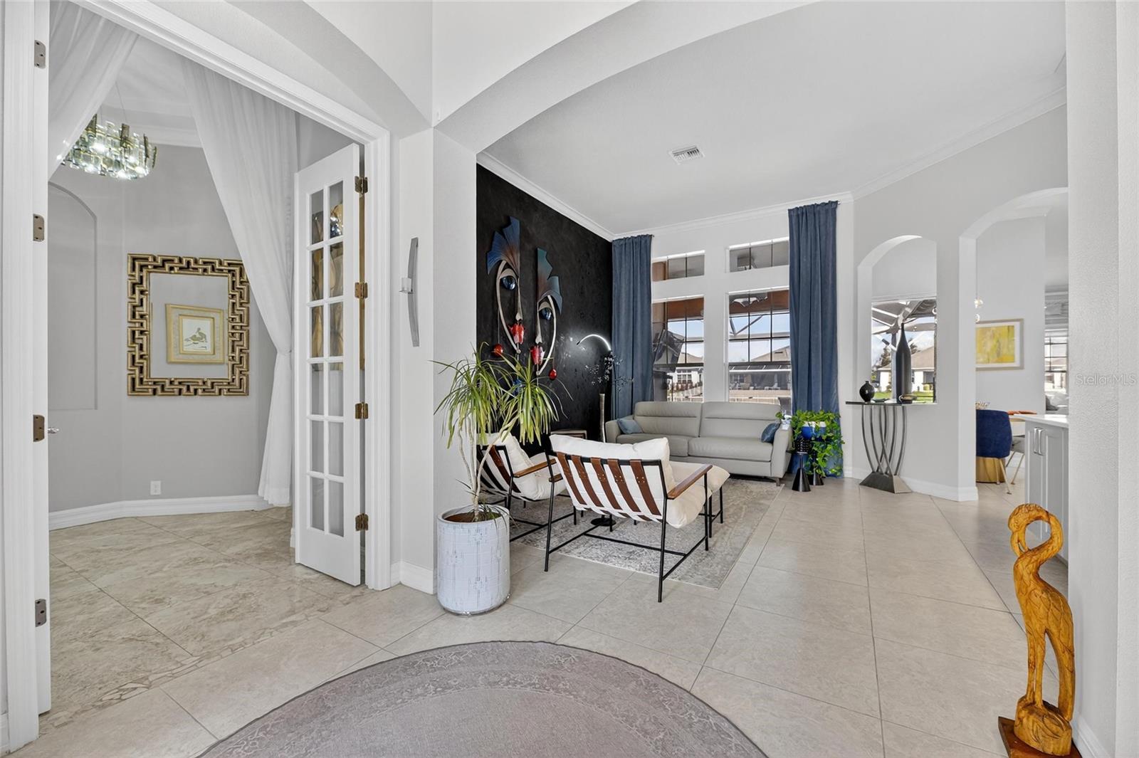 Listing photo id 9 for 719 Islebay Drive