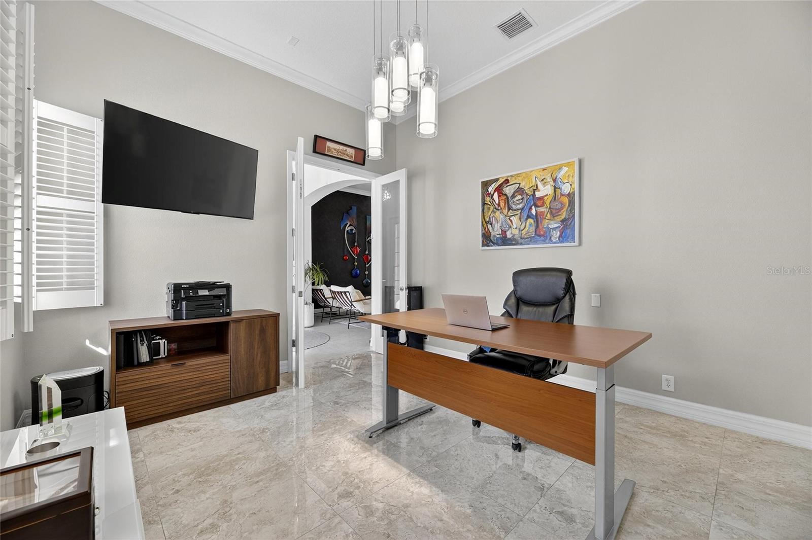 Listing photo id 13 for 719 Islebay Drive