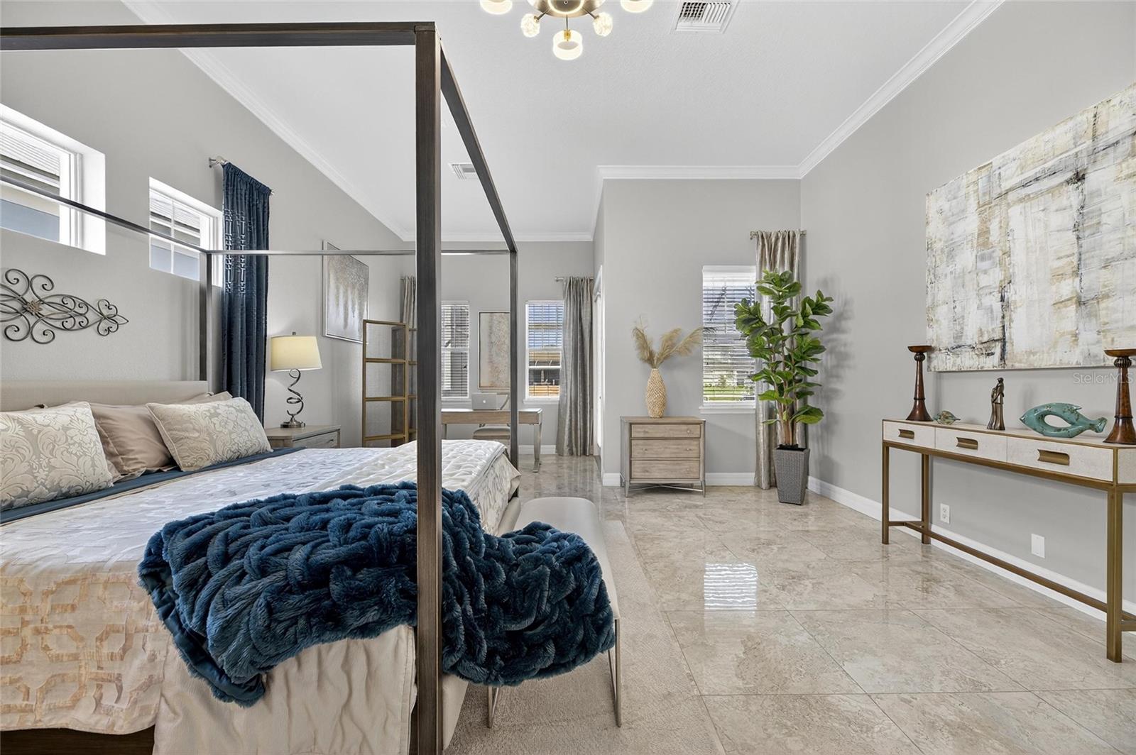 Listing photo id 17 for 719 Islebay Drive