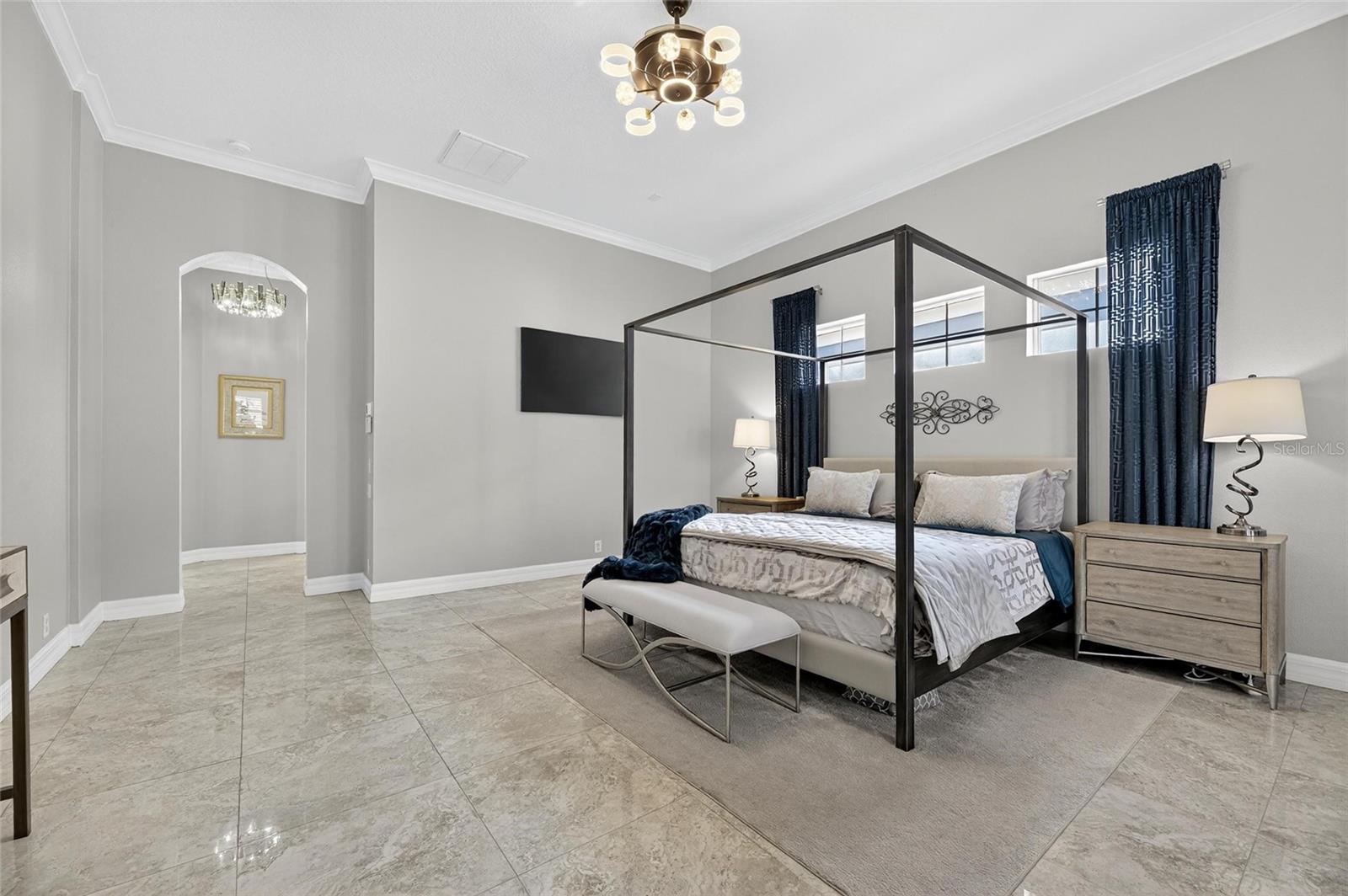 Listing photo id 19 for 719 Islebay Drive