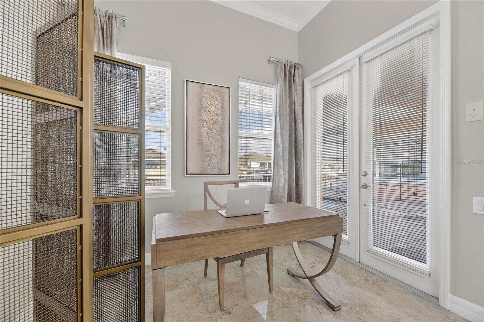 Listing photo id 21 for 719 Islebay Drive